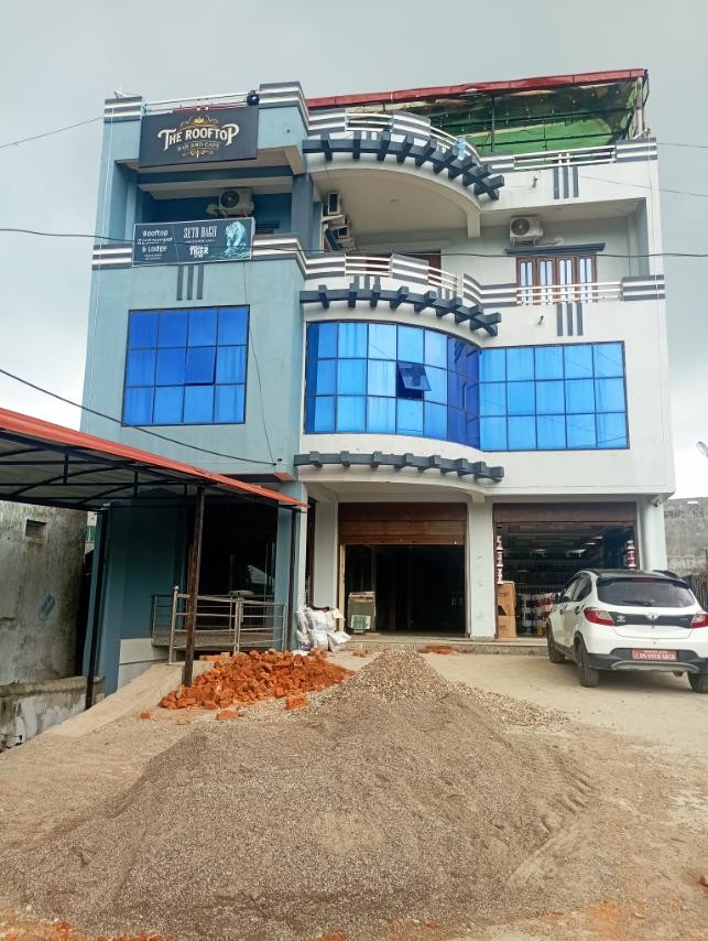 Rooftop Restaurant & Lodge