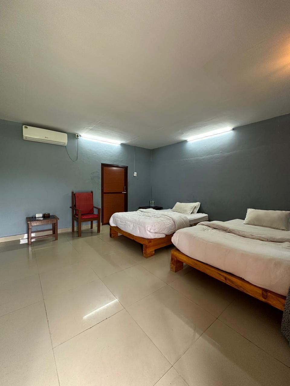 Hall Room