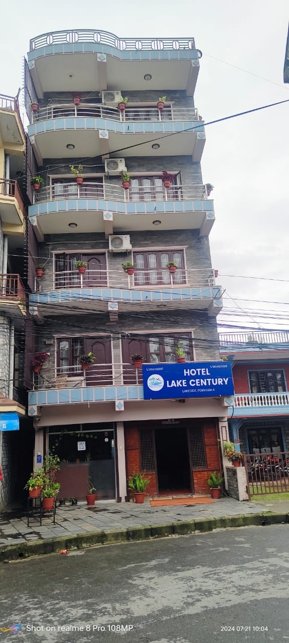Hotel Lake Century