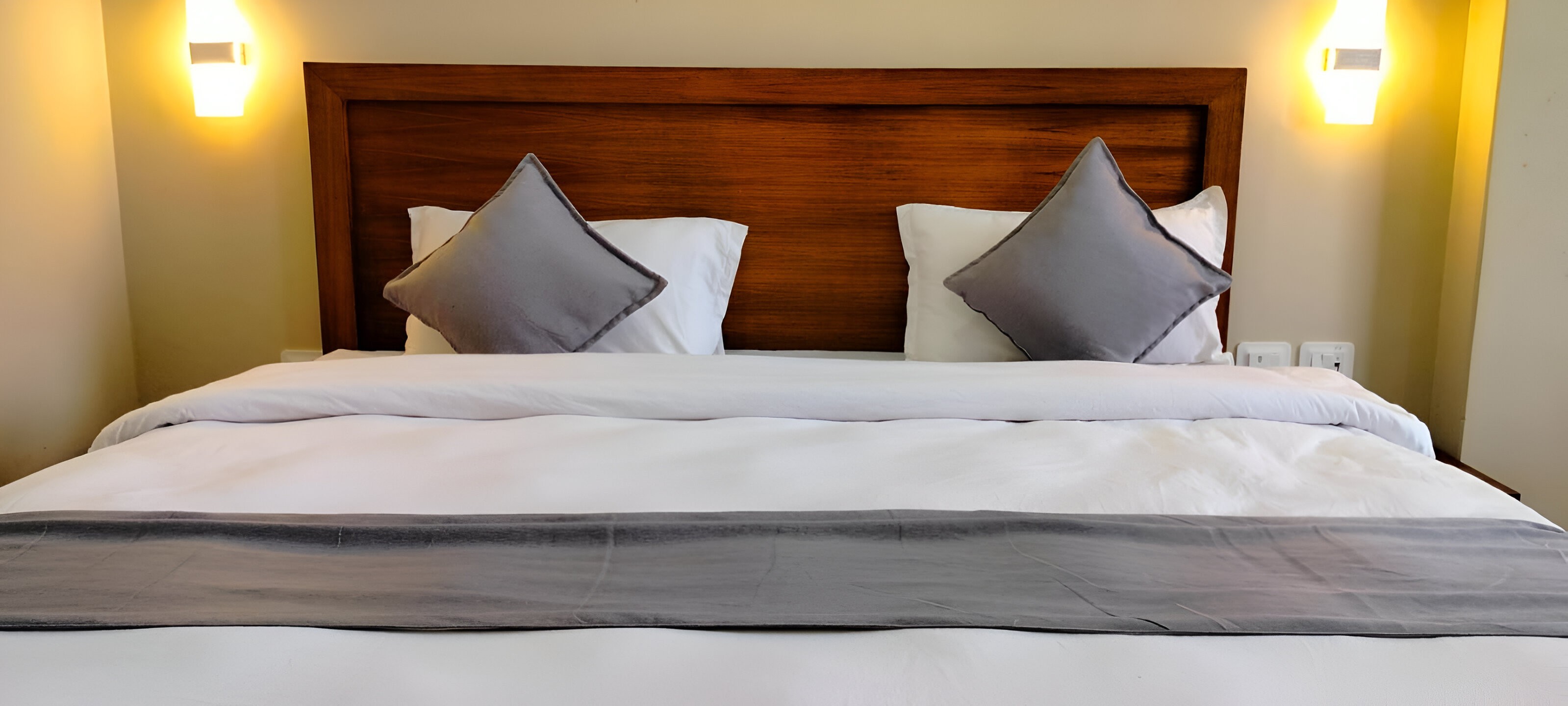 Hotel Gulmohar|Standard King Room