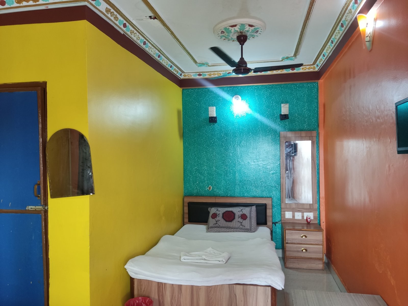 Single AC Room
