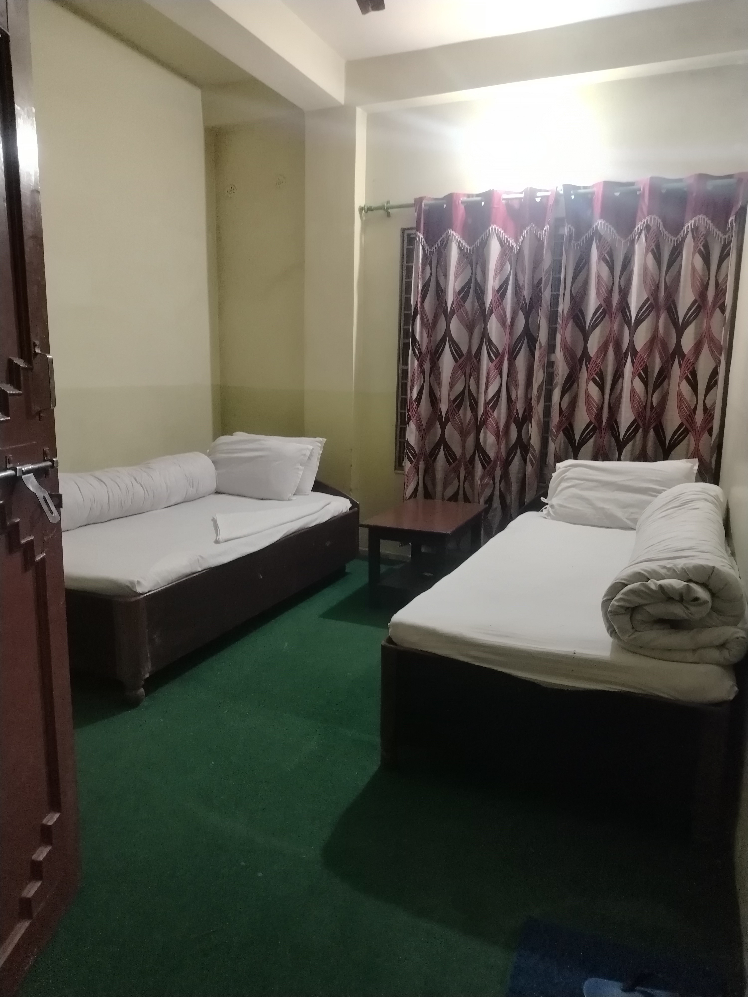 Normal Noon AC Room