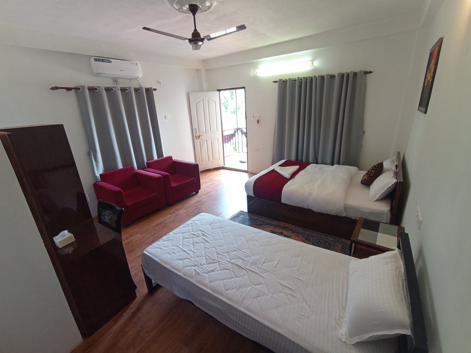 Komal Hotel & Resort