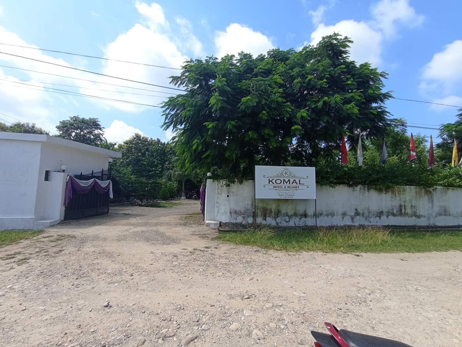 Komal Hotel & Resort