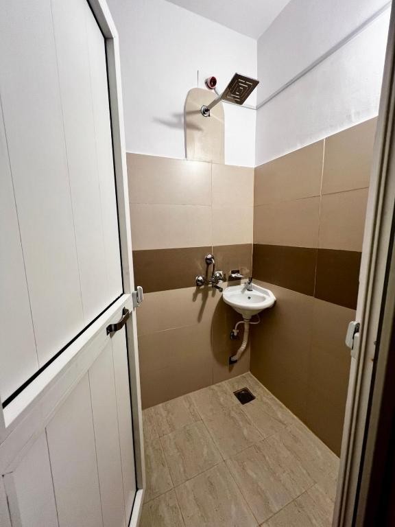 Twin Standard Room Non Ac no. 1