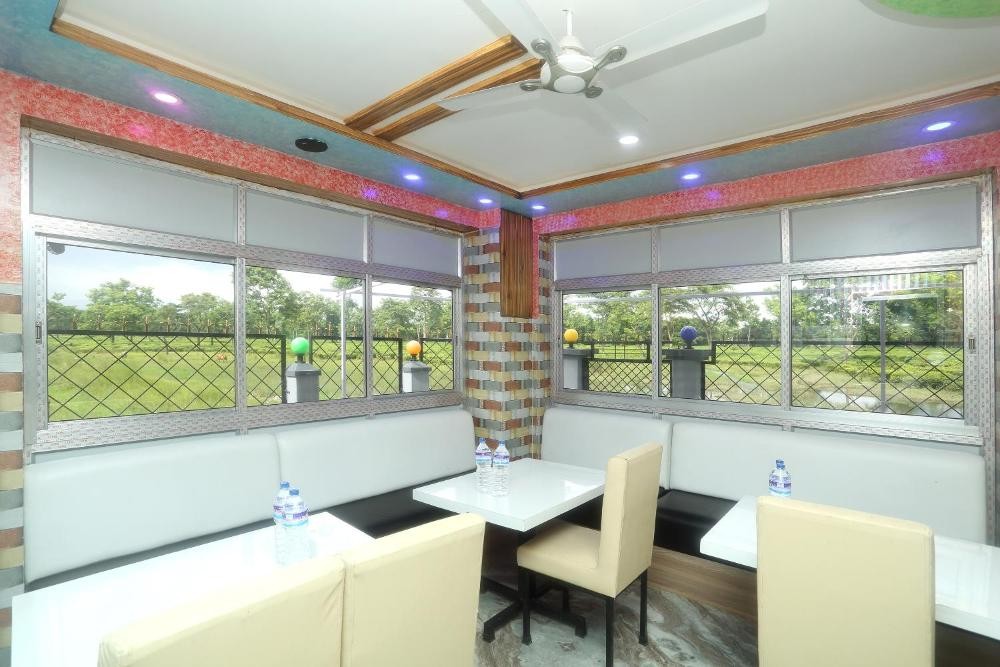 Chandrama Hotel & Lodge