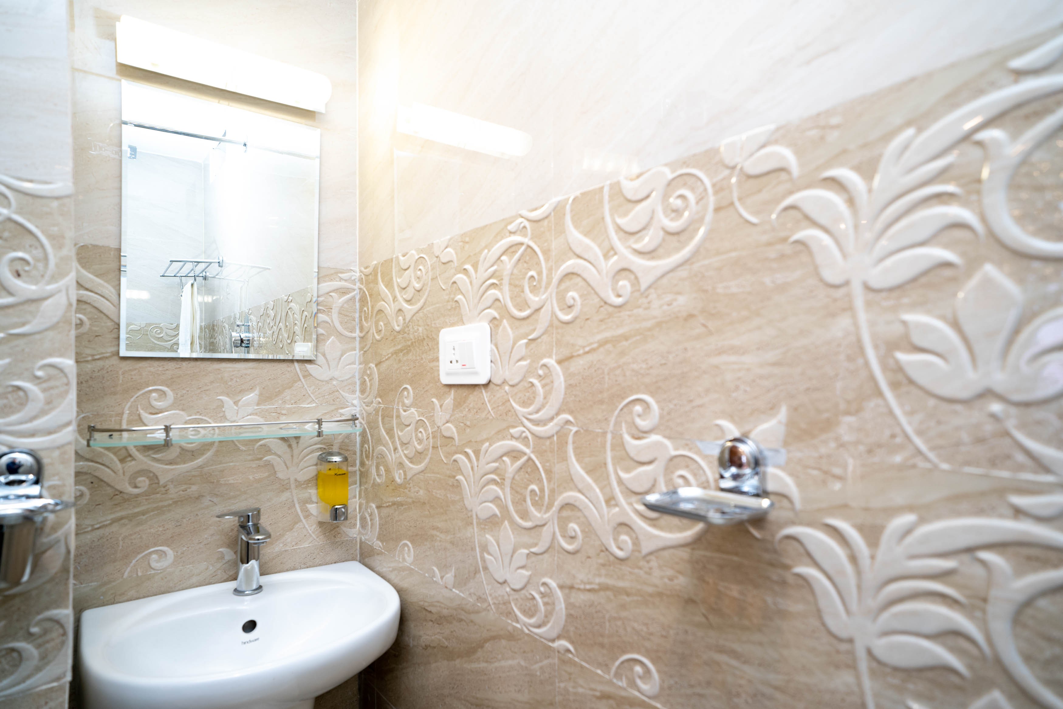 Airport Himalaya Boutique Hotel|Deluxe Twin Bed