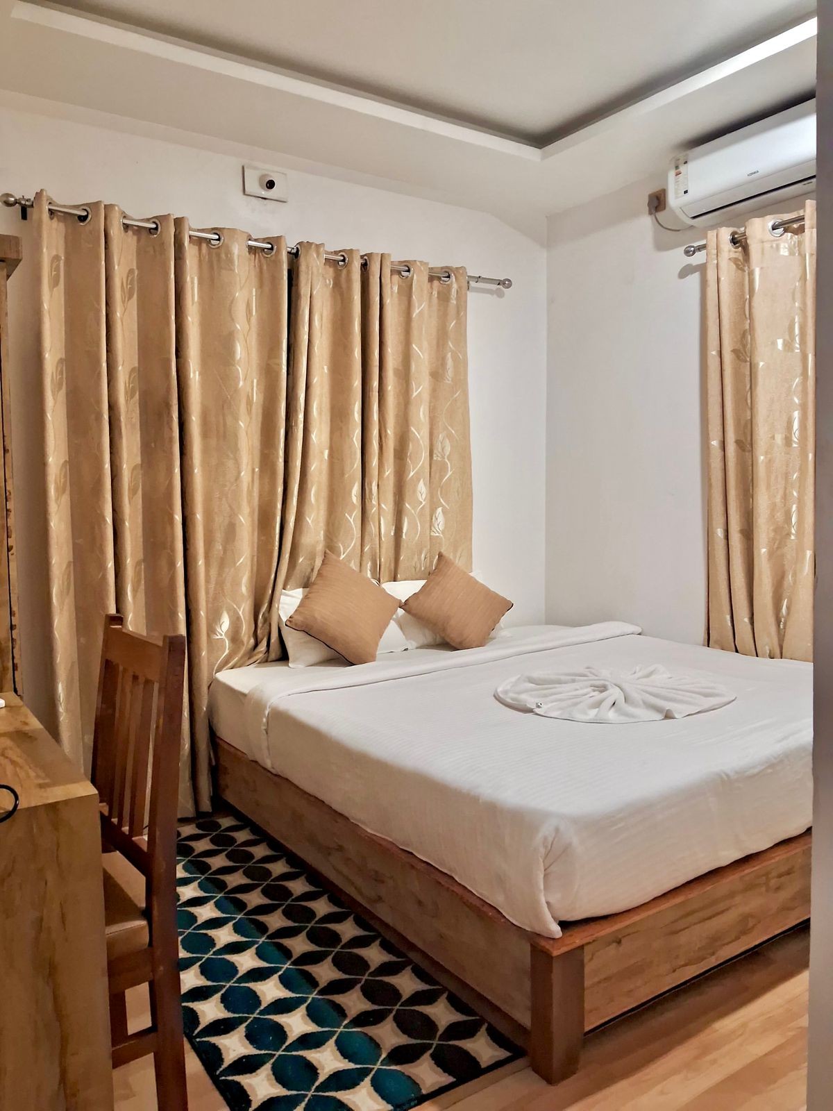 Chandrama Hotel and Restaurant