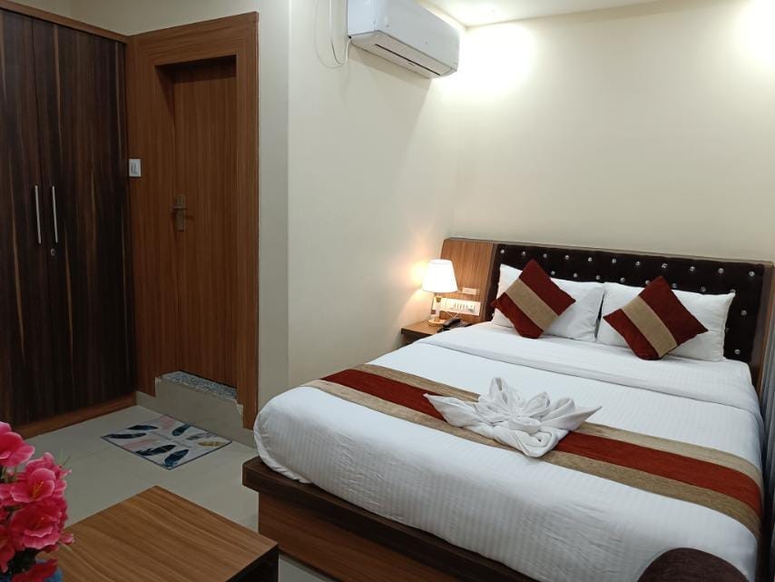 SHAHI LAND HOTEL PVT. LTD.|Deluxe Room