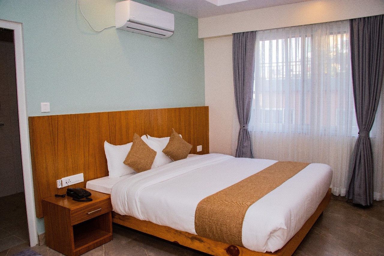 Deluxe Queen Room