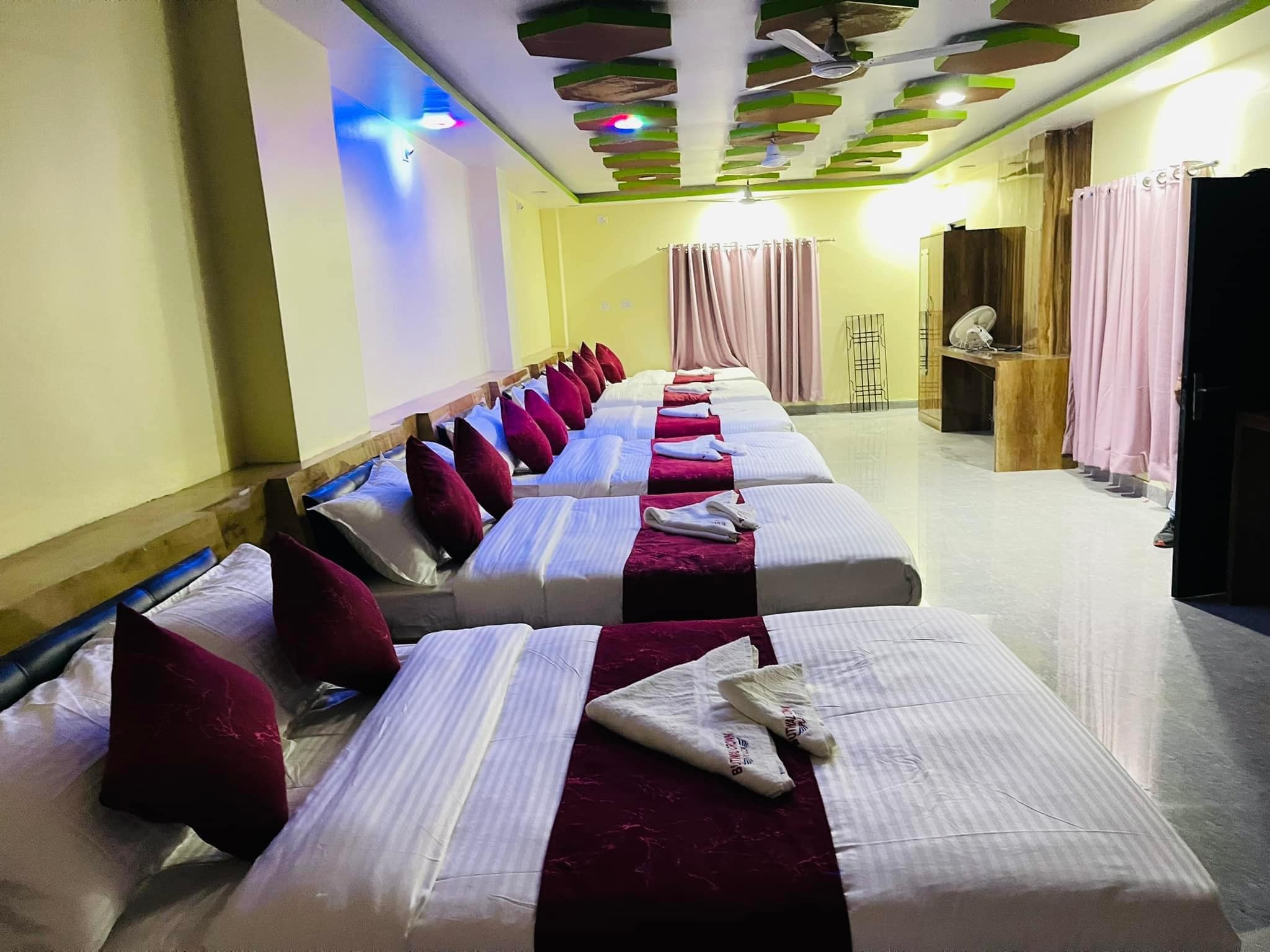 Deluxe Hall For 13 Person no. 2