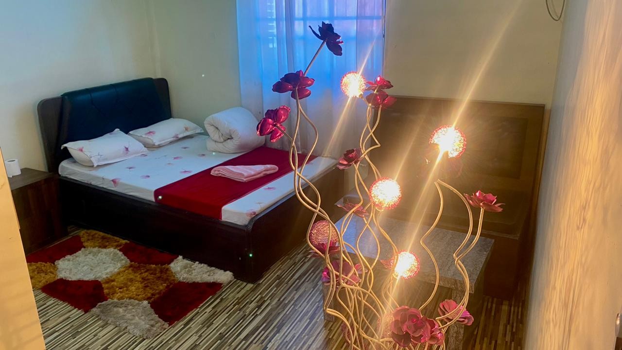 Double Bed AC