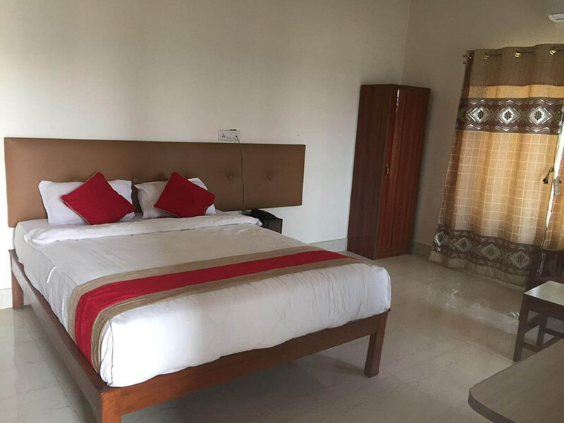 DOUBLE ROOM