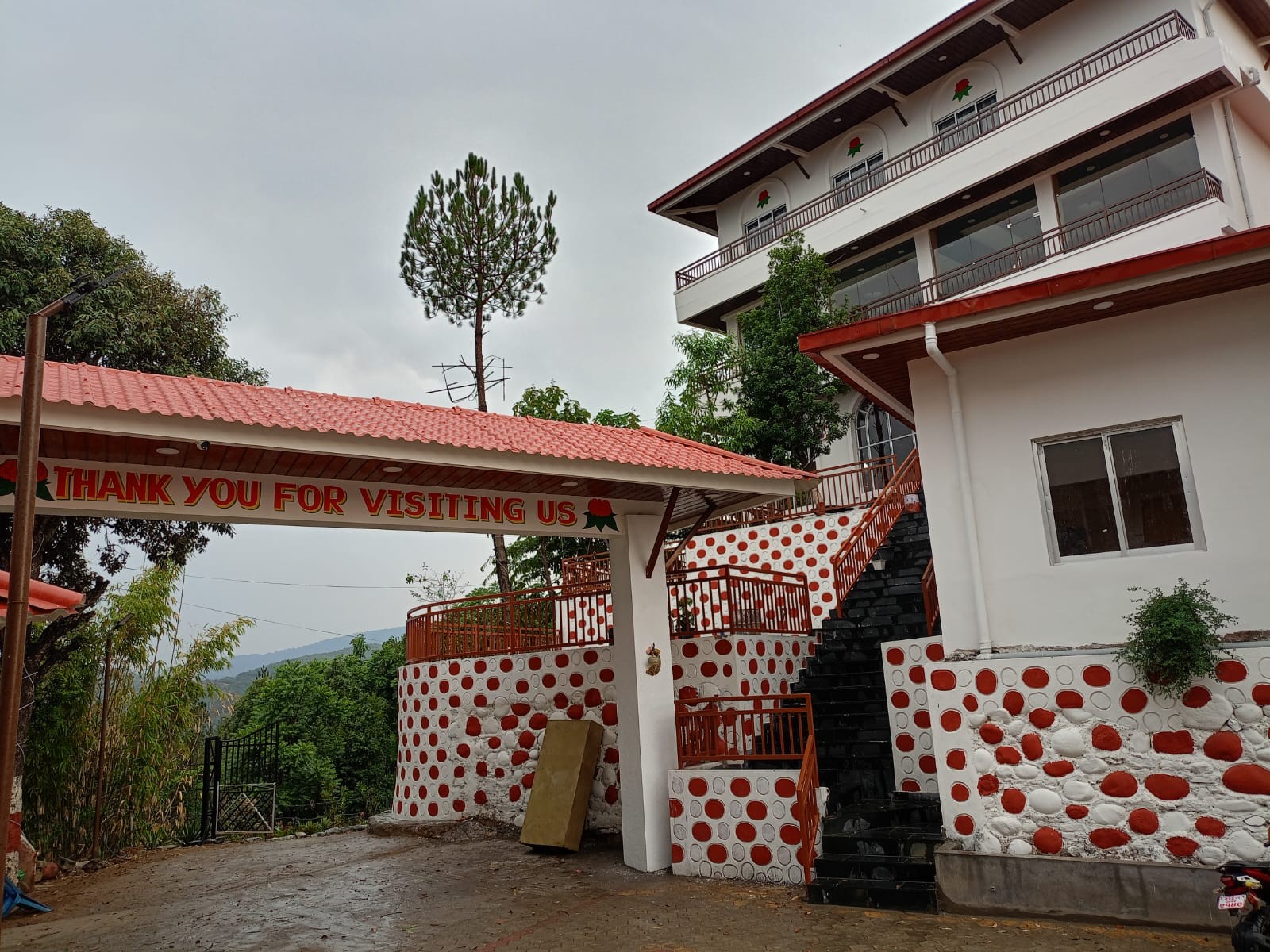 Rato Gurans Resort