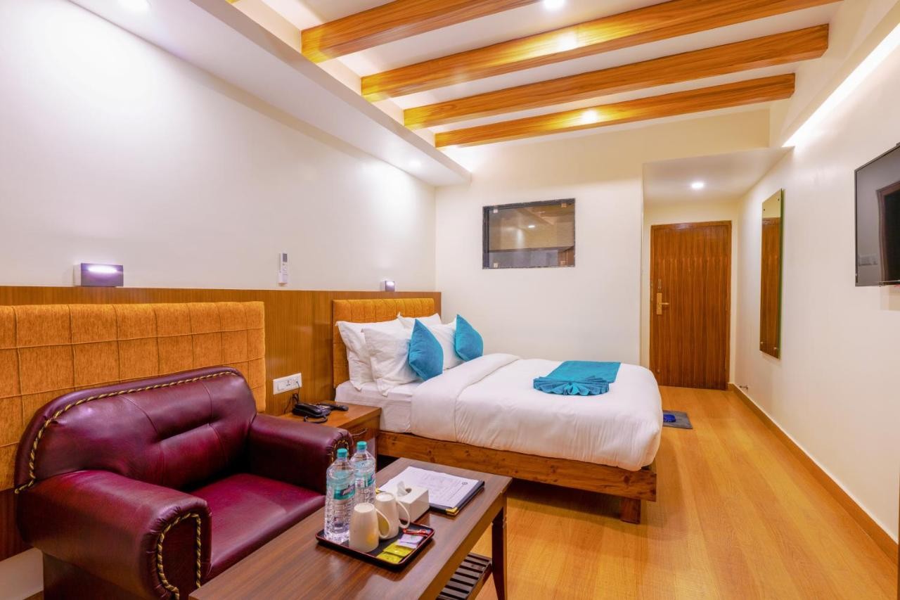 Queen Deluxe Room