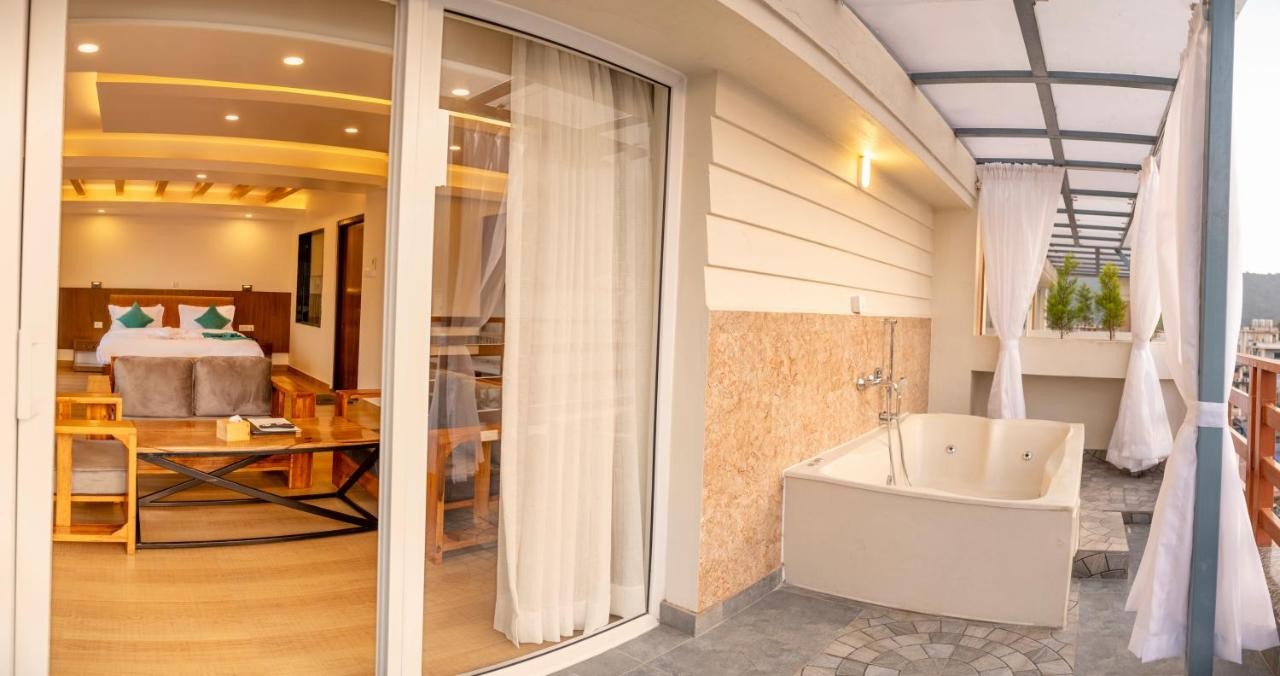 Honeymoon Suite no.2