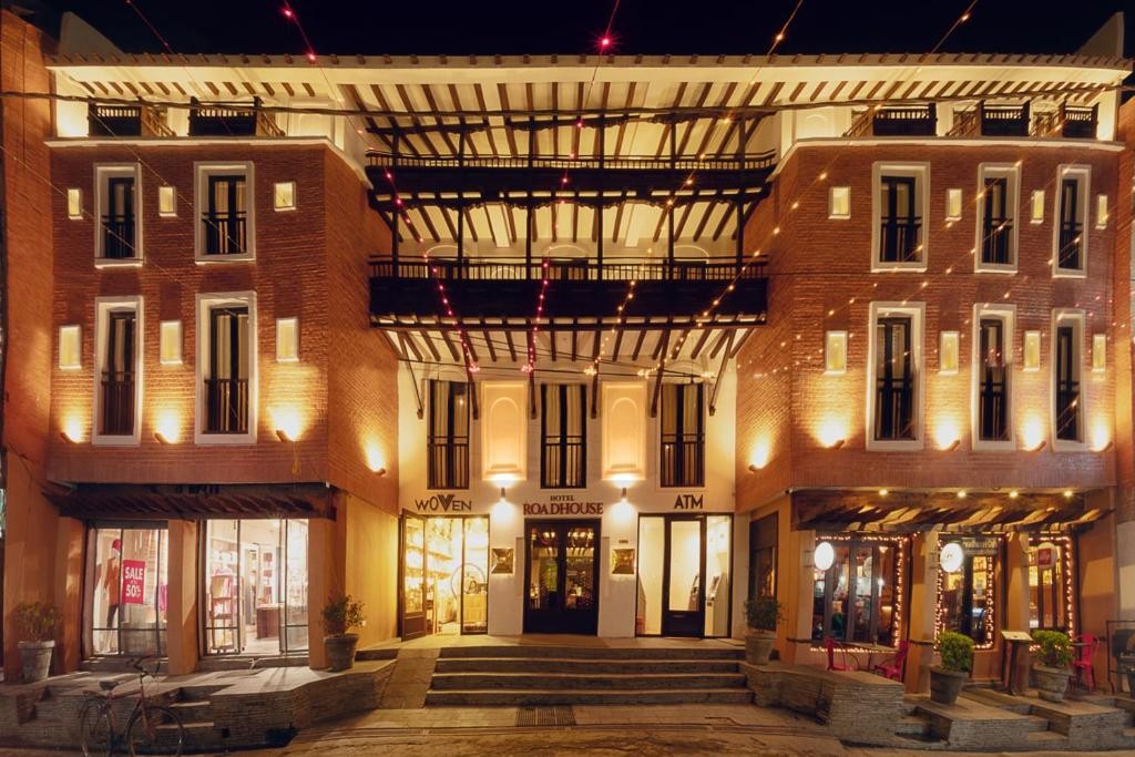 Hotel Road House