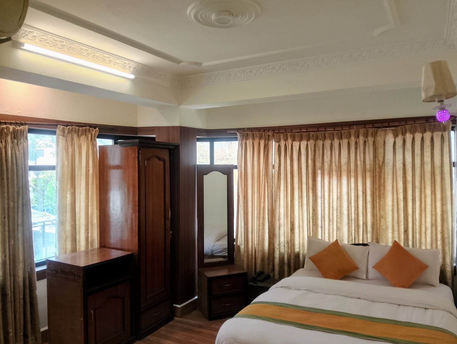 Hotel Divine inn