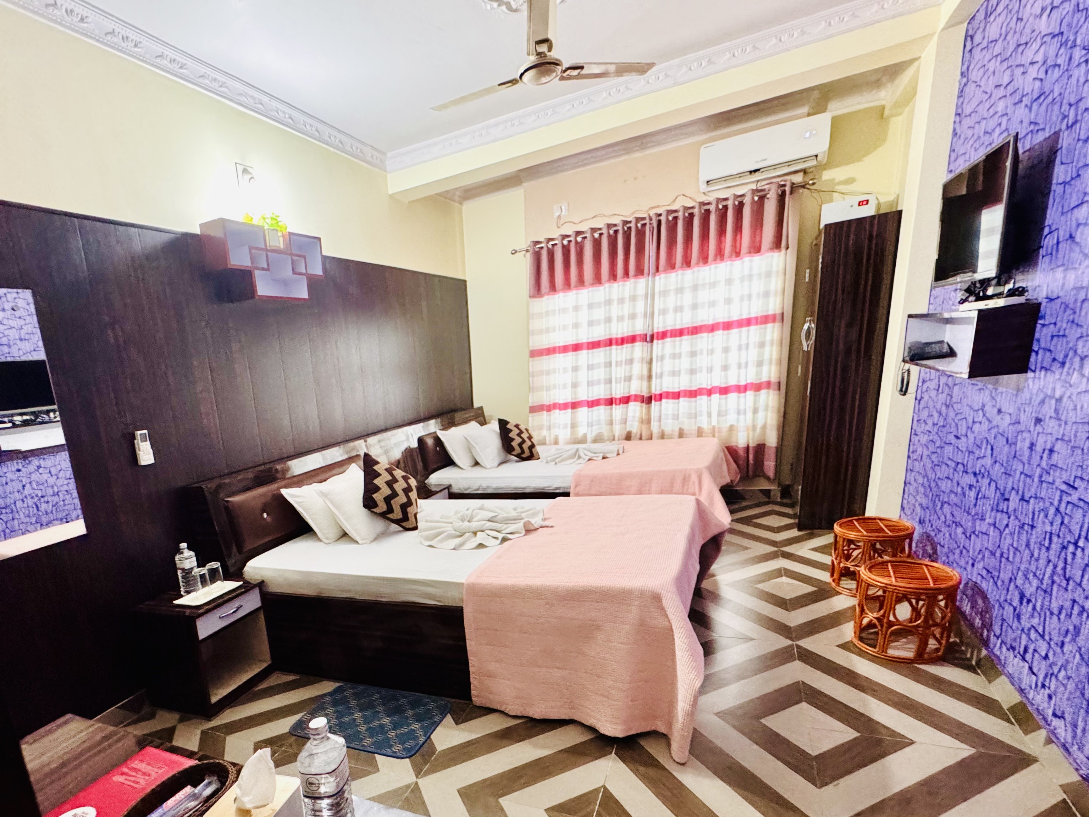 Hotel Ittako Ghar|Standard AC Room ( 4 Person)