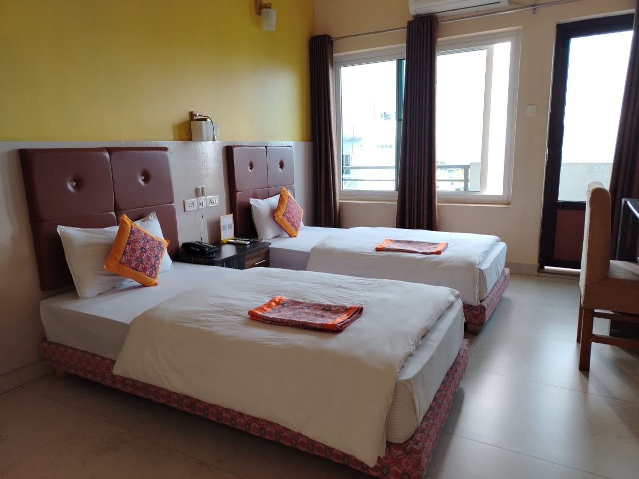 Twin Bed Ac