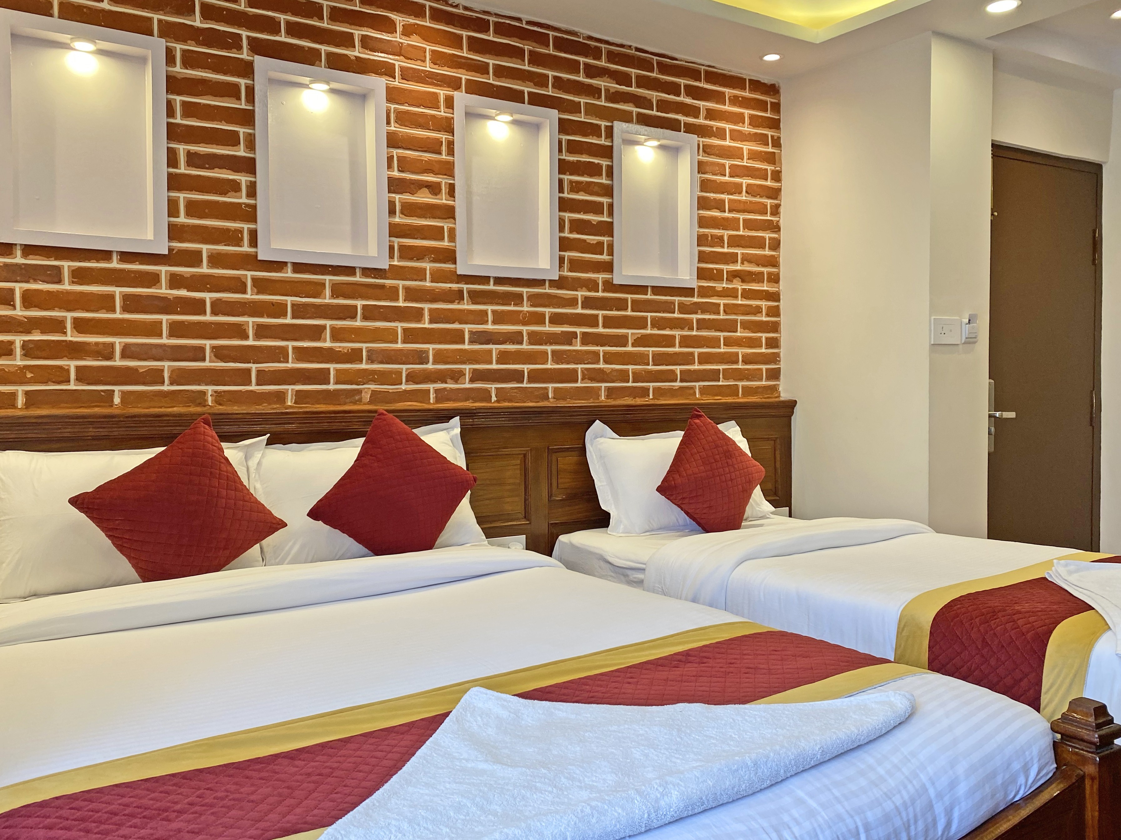 Hotel Shivay|Deluxe Twin / Double Room