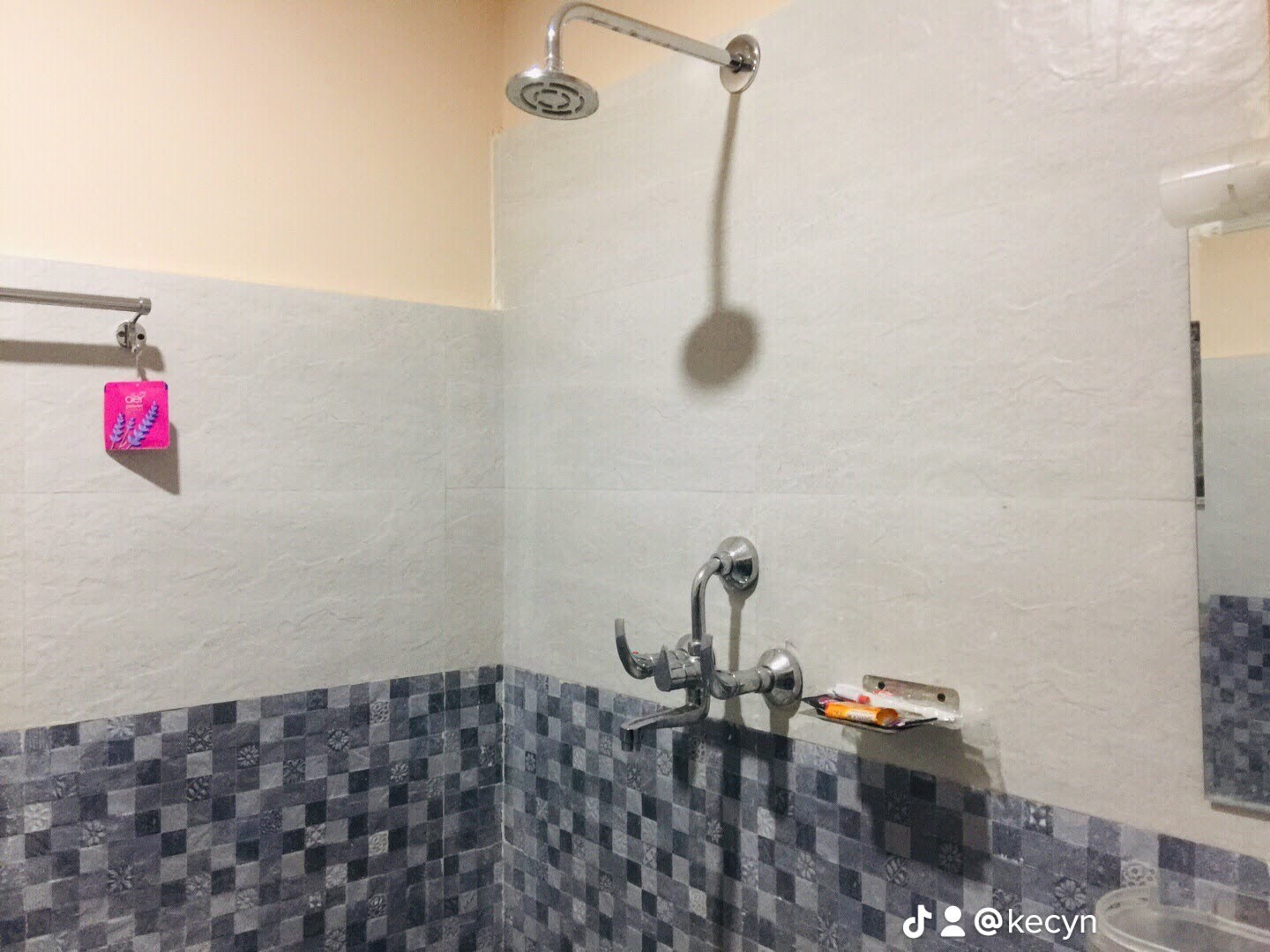 Hotel Rajdhani Visit|Budget Family Room