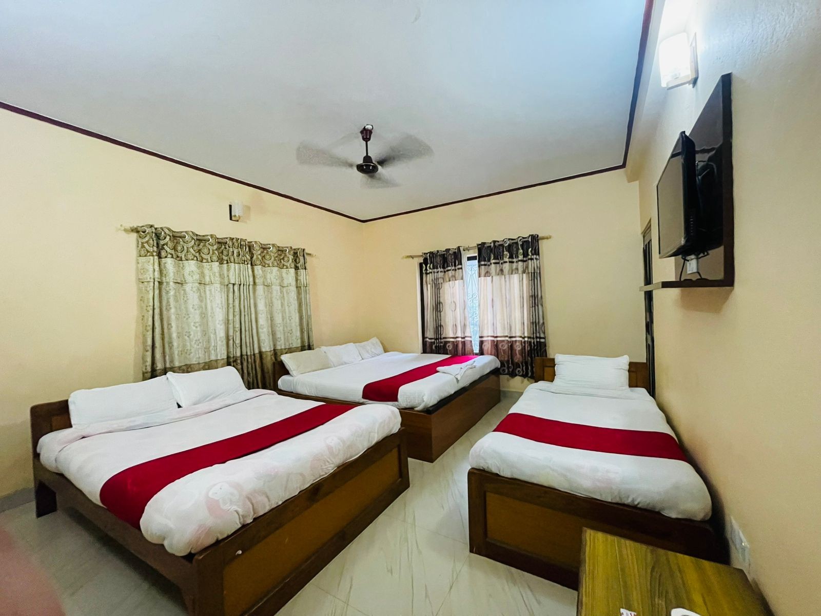 Hotel Peace Ganga Inn|Family Room