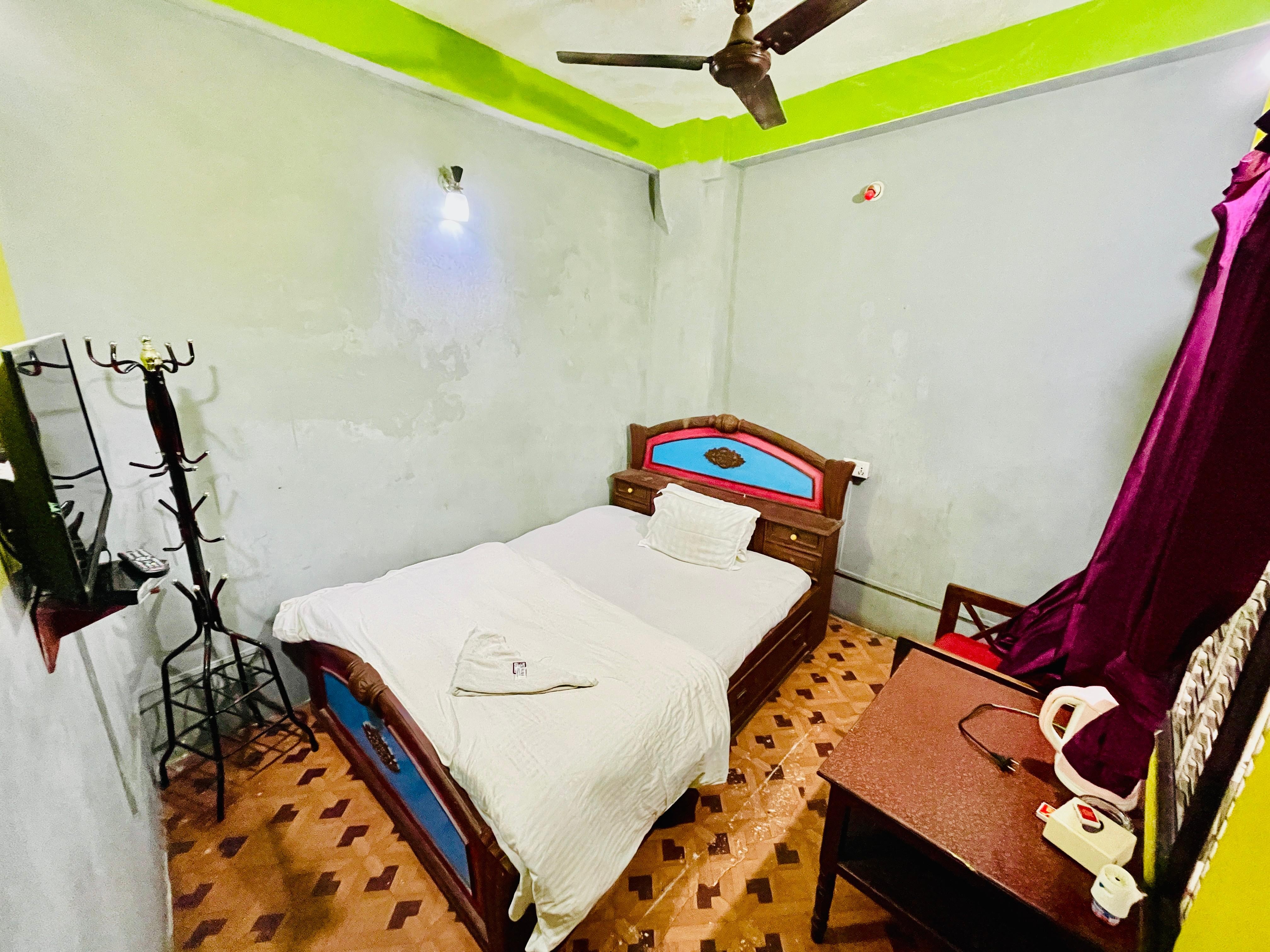 Single with attached bathroom Non Ac