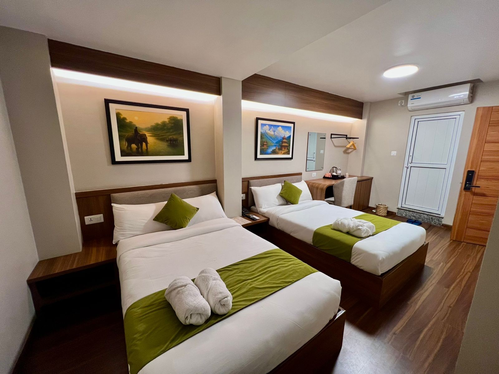 Deluxe Family Room Deluxe Family Room