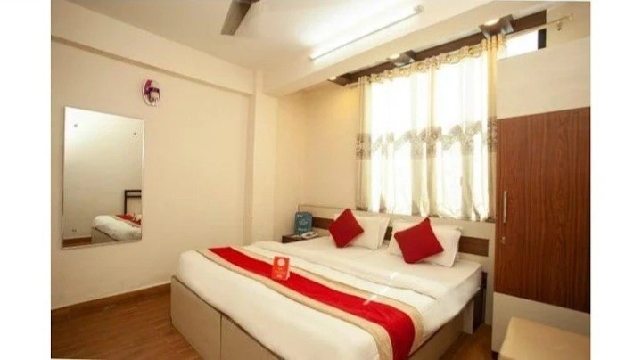 Double Deluxe Room (AC) Double Deluxe Room (AC)