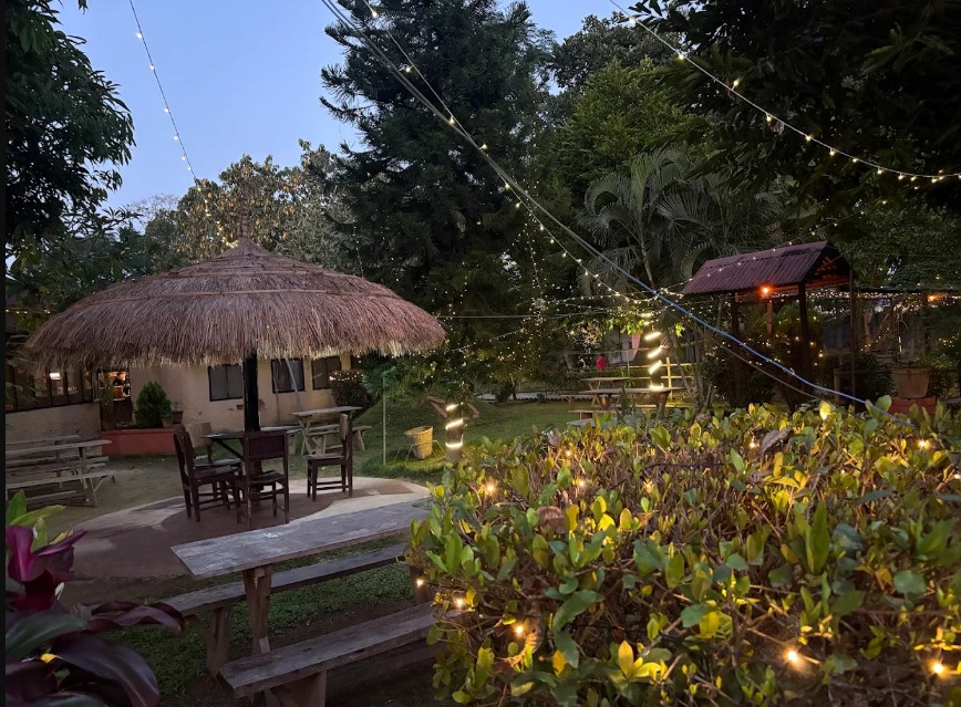 Hotel Tharu Garden Hotel Tharu Garden