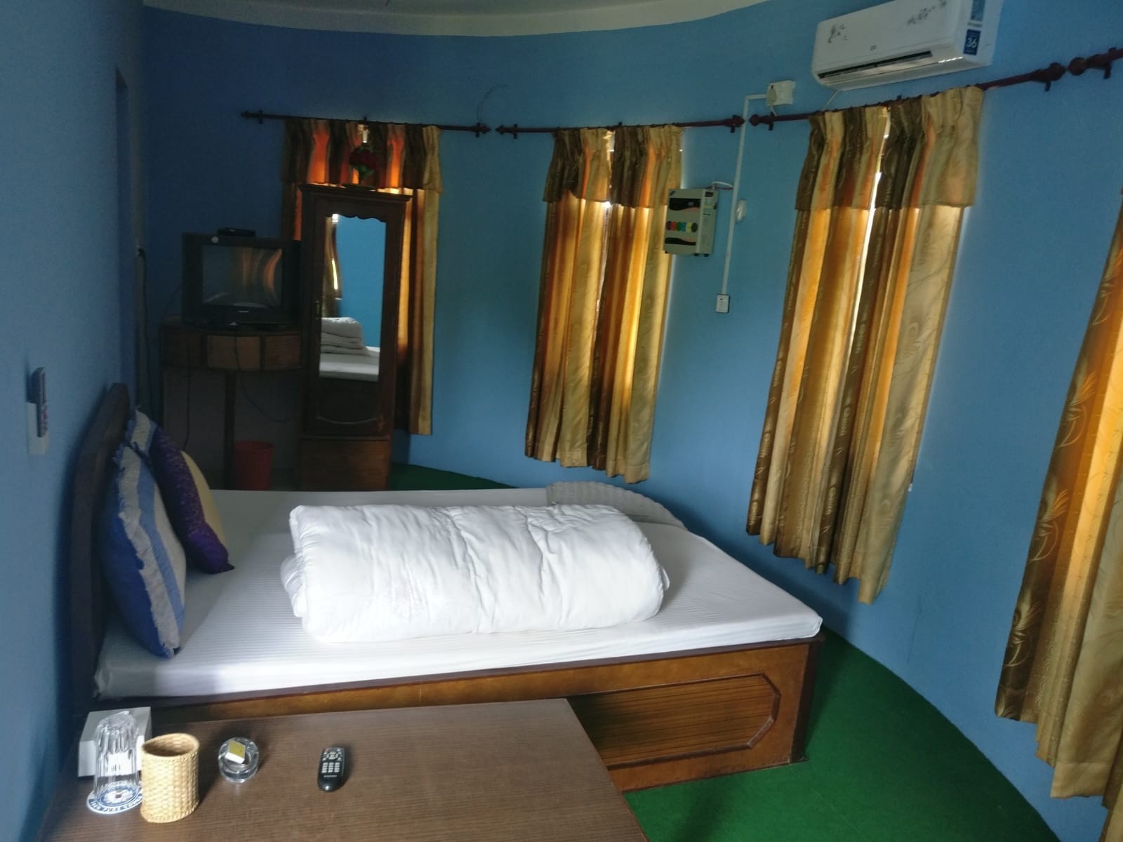 Normal Room Normal Room