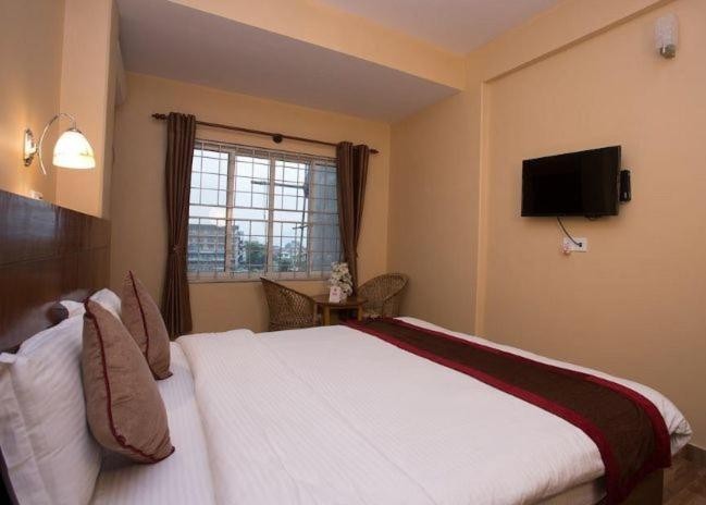 Hotel Pokhara Lake sarowar Pvt. Ltd Hotel Pokhara Lake sarowar Pvt. Ltd