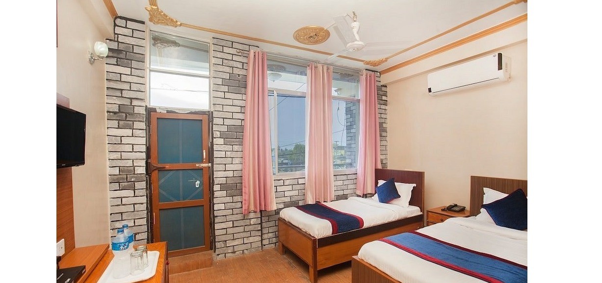 Hotel Holy Palace