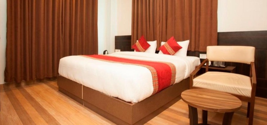 THE SR HOTEL