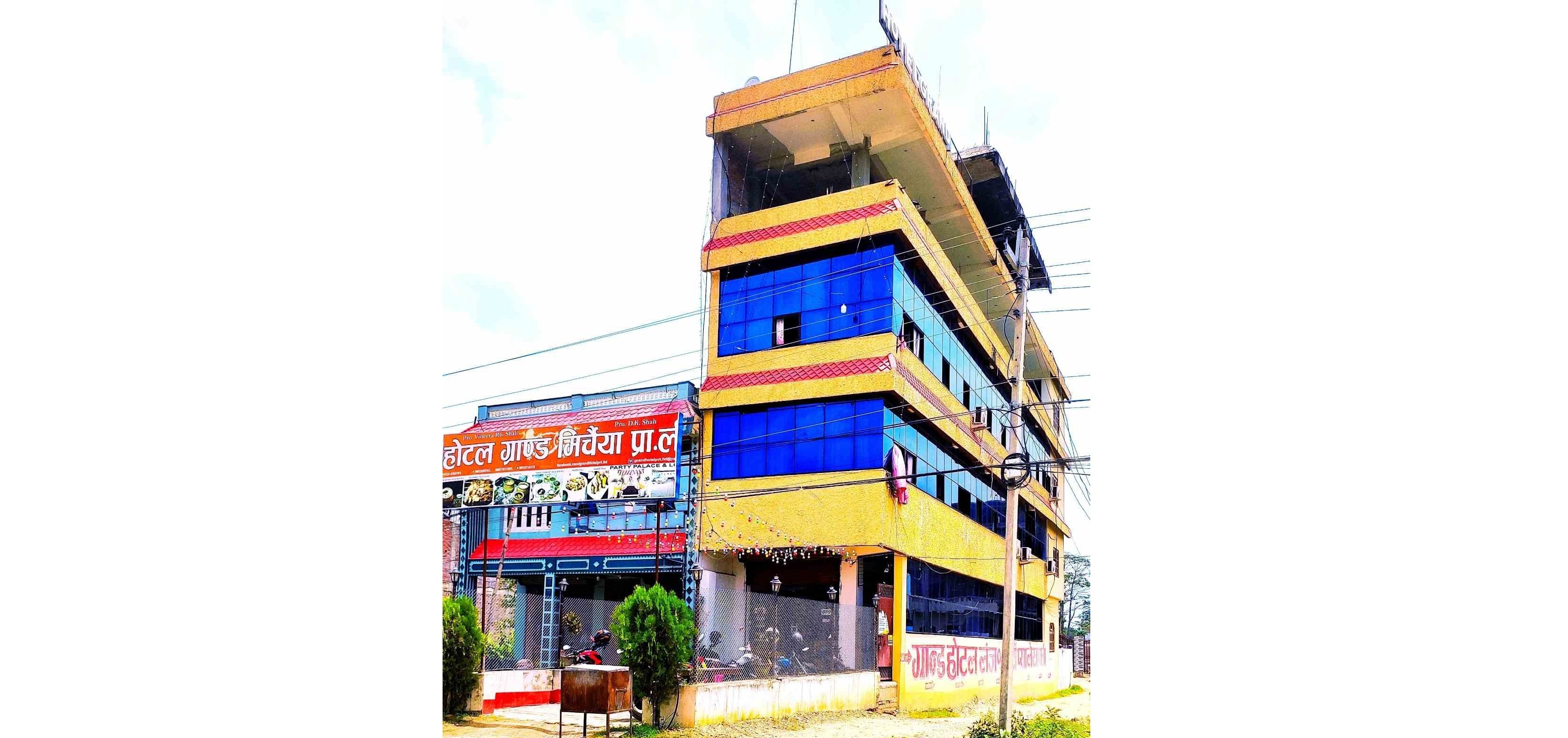 Hotel Grand Mirchaiya