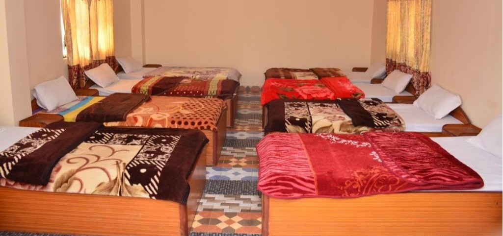 Sauraha Inn