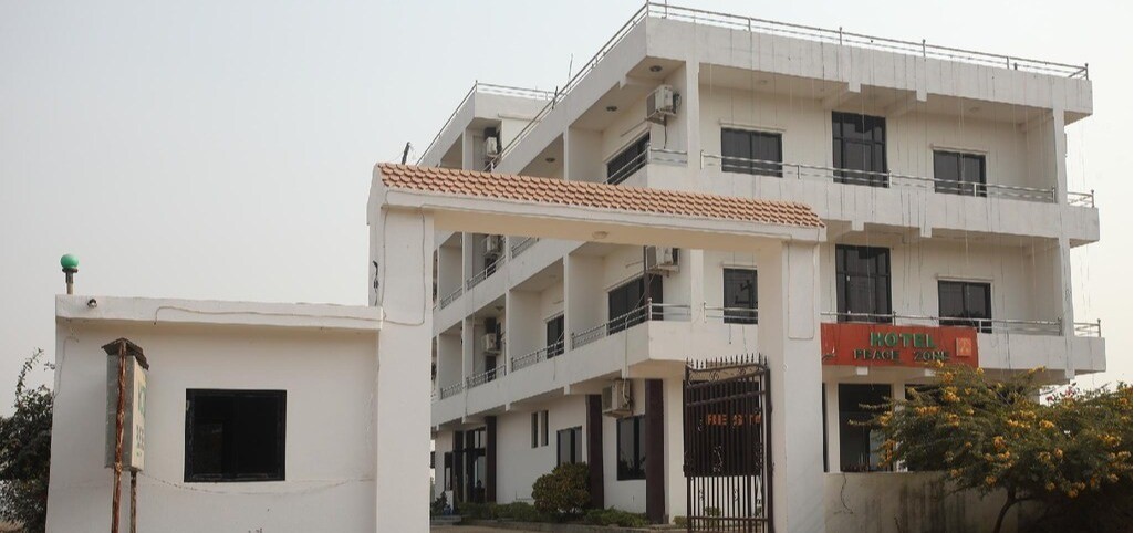 Hotel Peace Zone