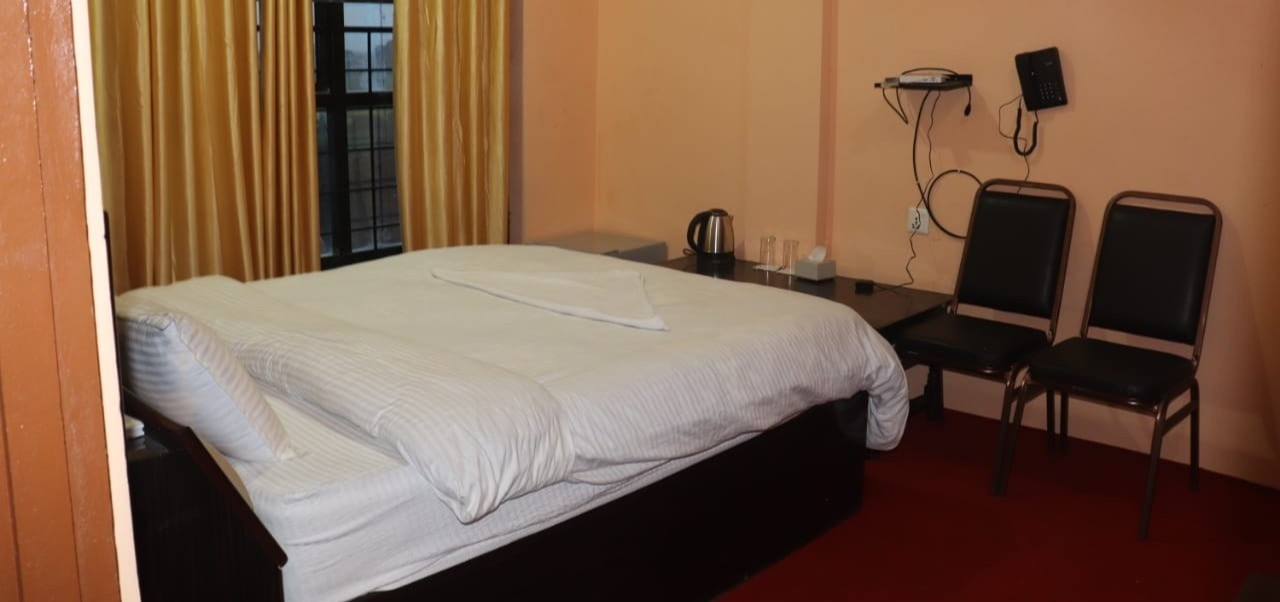 Manjari Restaurant and Motel