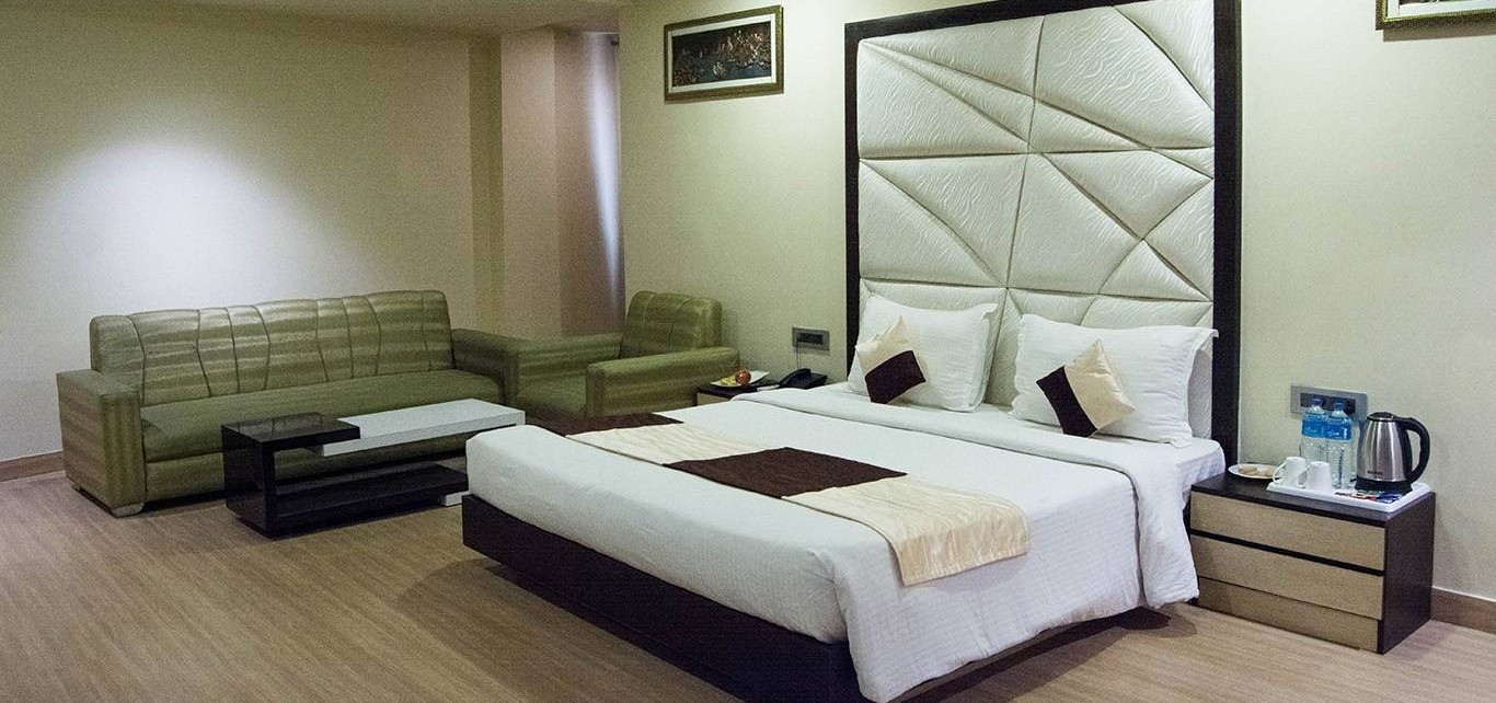 Kalpataru Hotel & Kaushiki Banquet