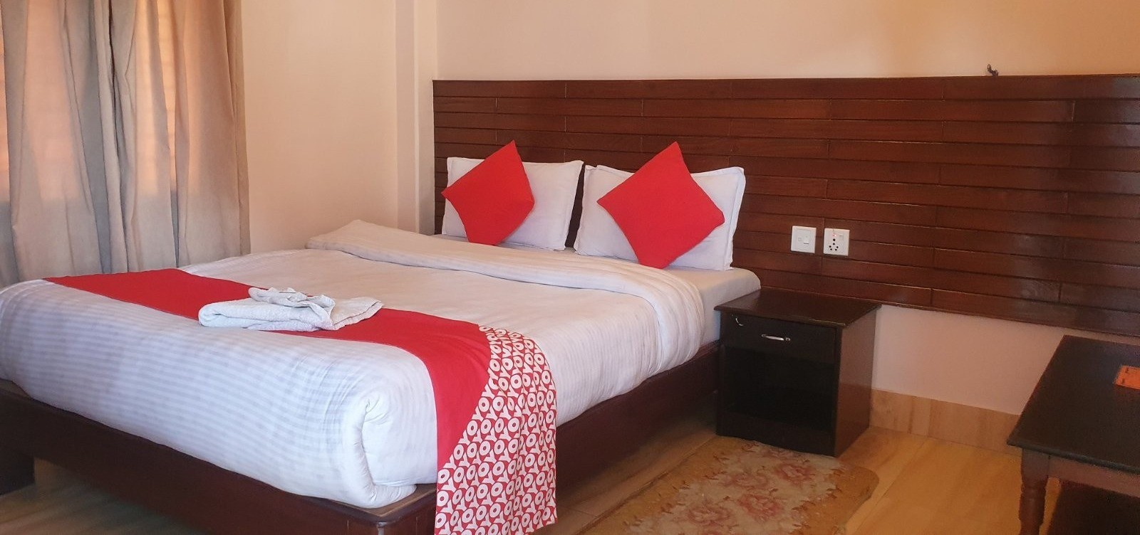 Hotel Alpine Villa (Kamana Hotel)