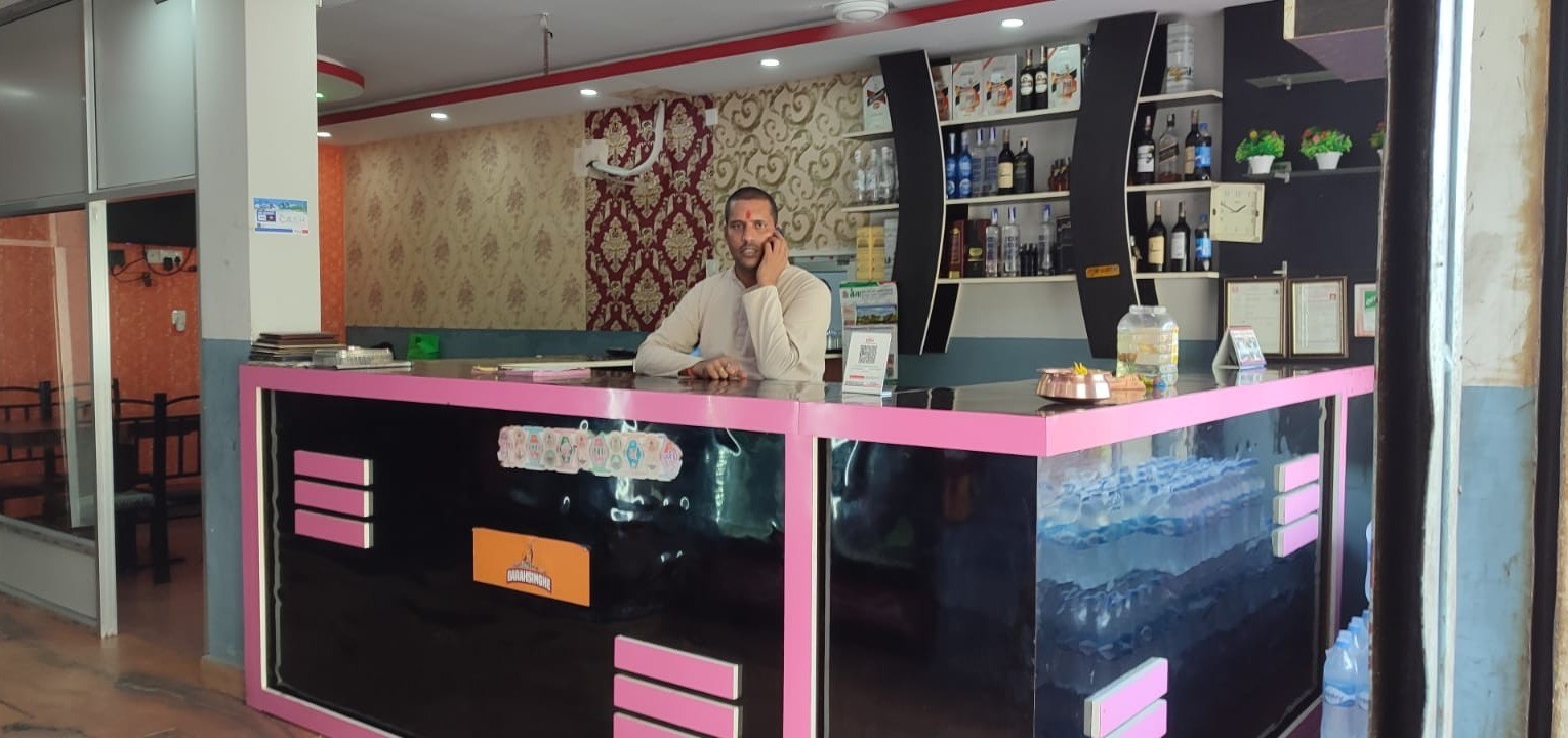 Api Hotel and Restaurant