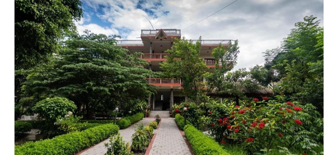 Eden Jungle Resort