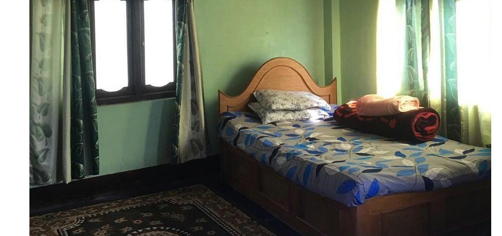 New Pathivara Hotel & Lodge