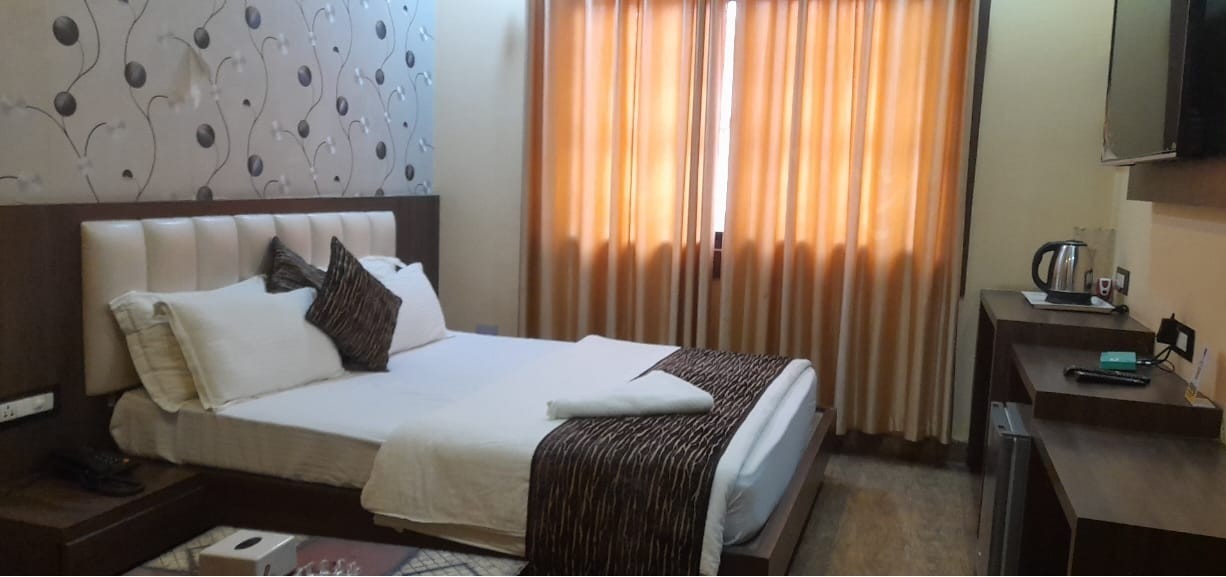 Town Hall Party Palace & Hotel Peace Garden